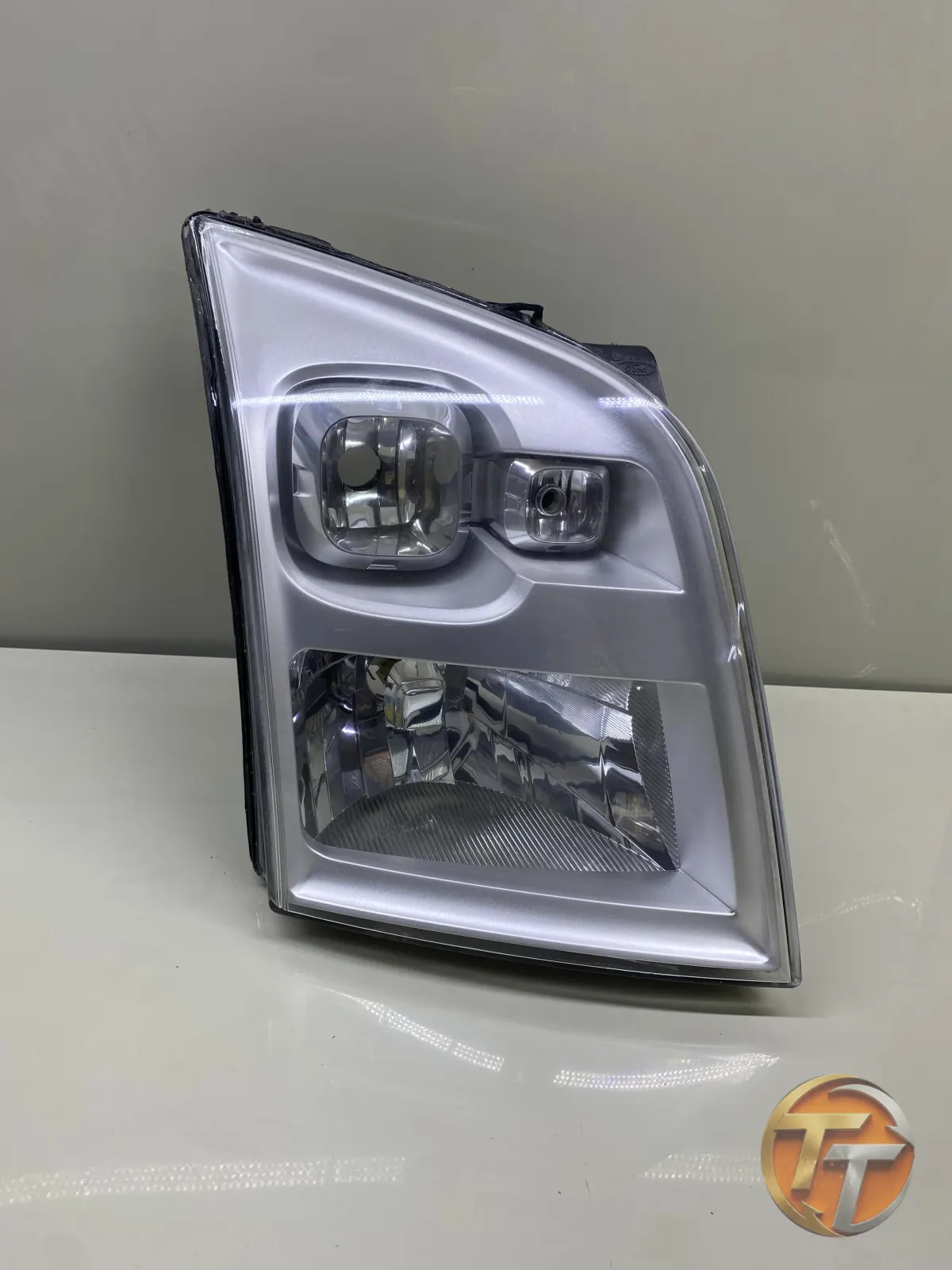 Ford Transit Sağ Far