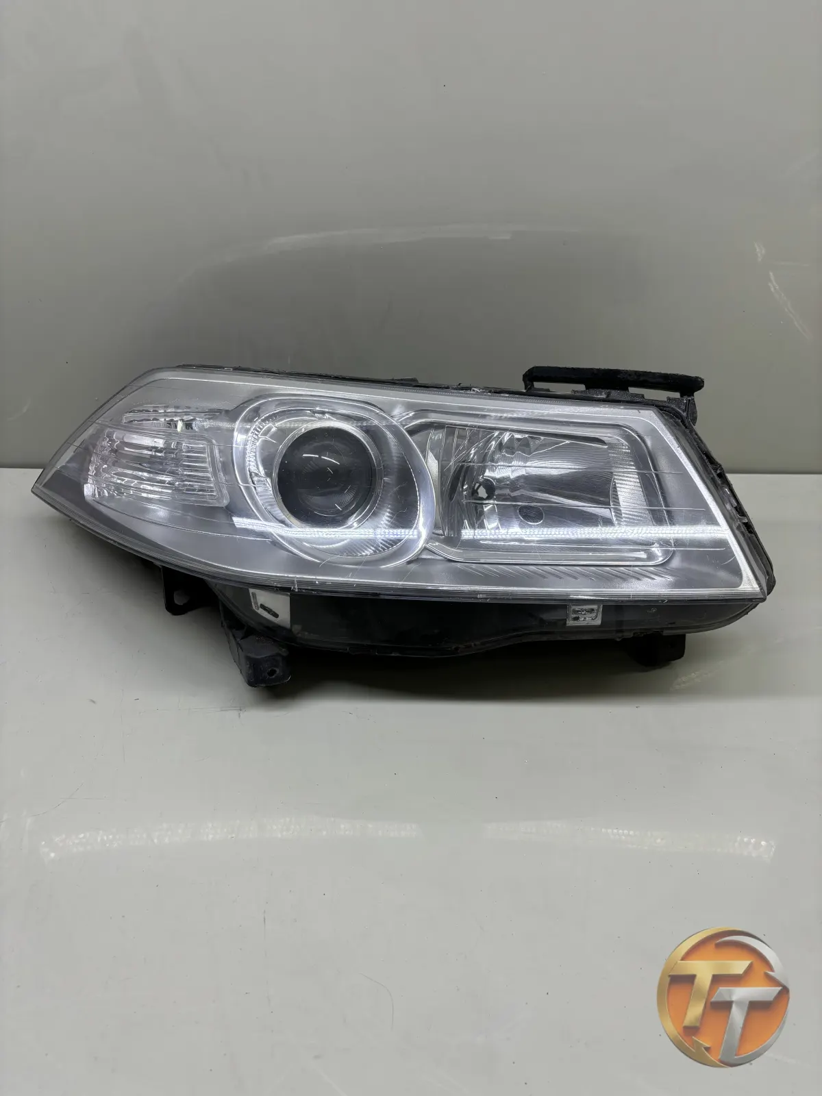 Renault Megane 2 Mercekli Sağ Far