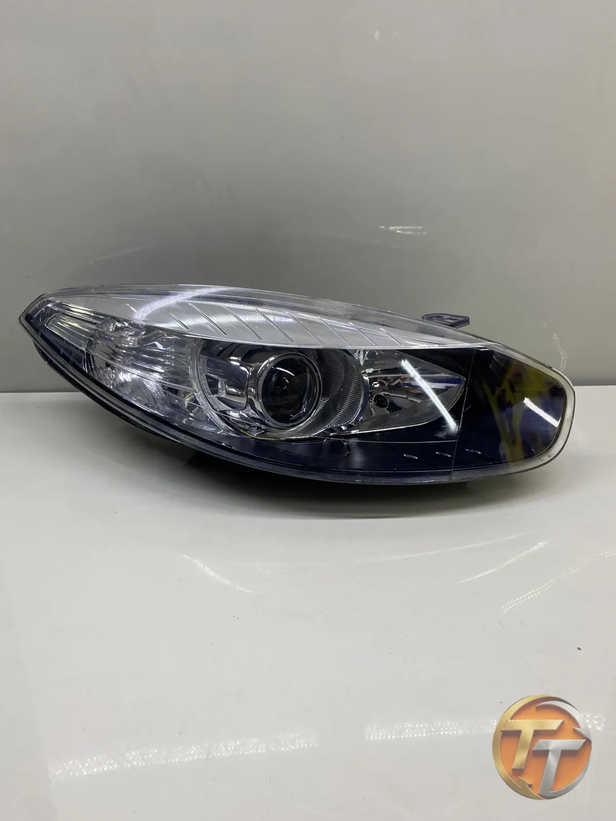 Renault Fluence Mercekli Sağ Far