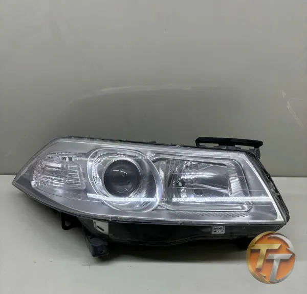Renault Megane 2 Mercekli Sağ Far çıkma