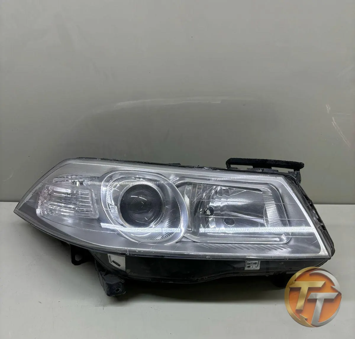 Renault Megane 2 Mercekli Sağ Far çıkma