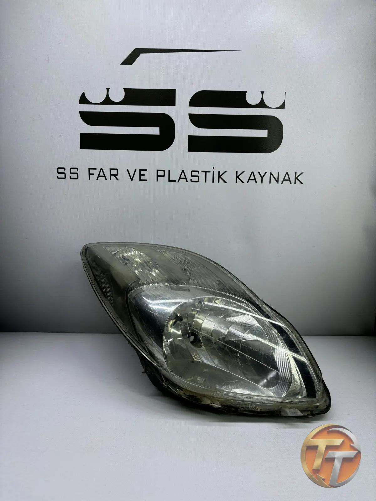 Toyota Yaris Sağ Far