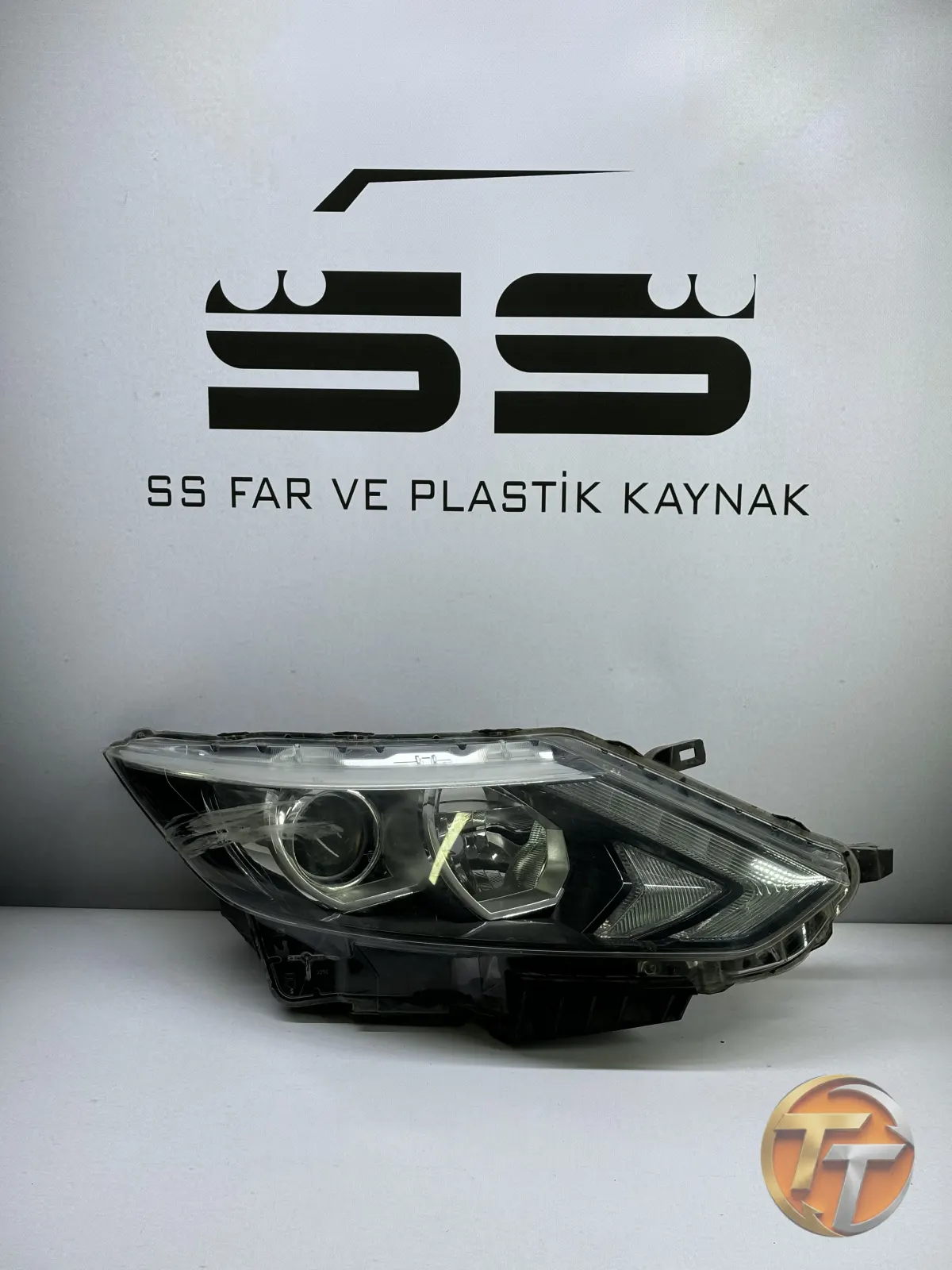 Nissan Qashqai Sağ Far