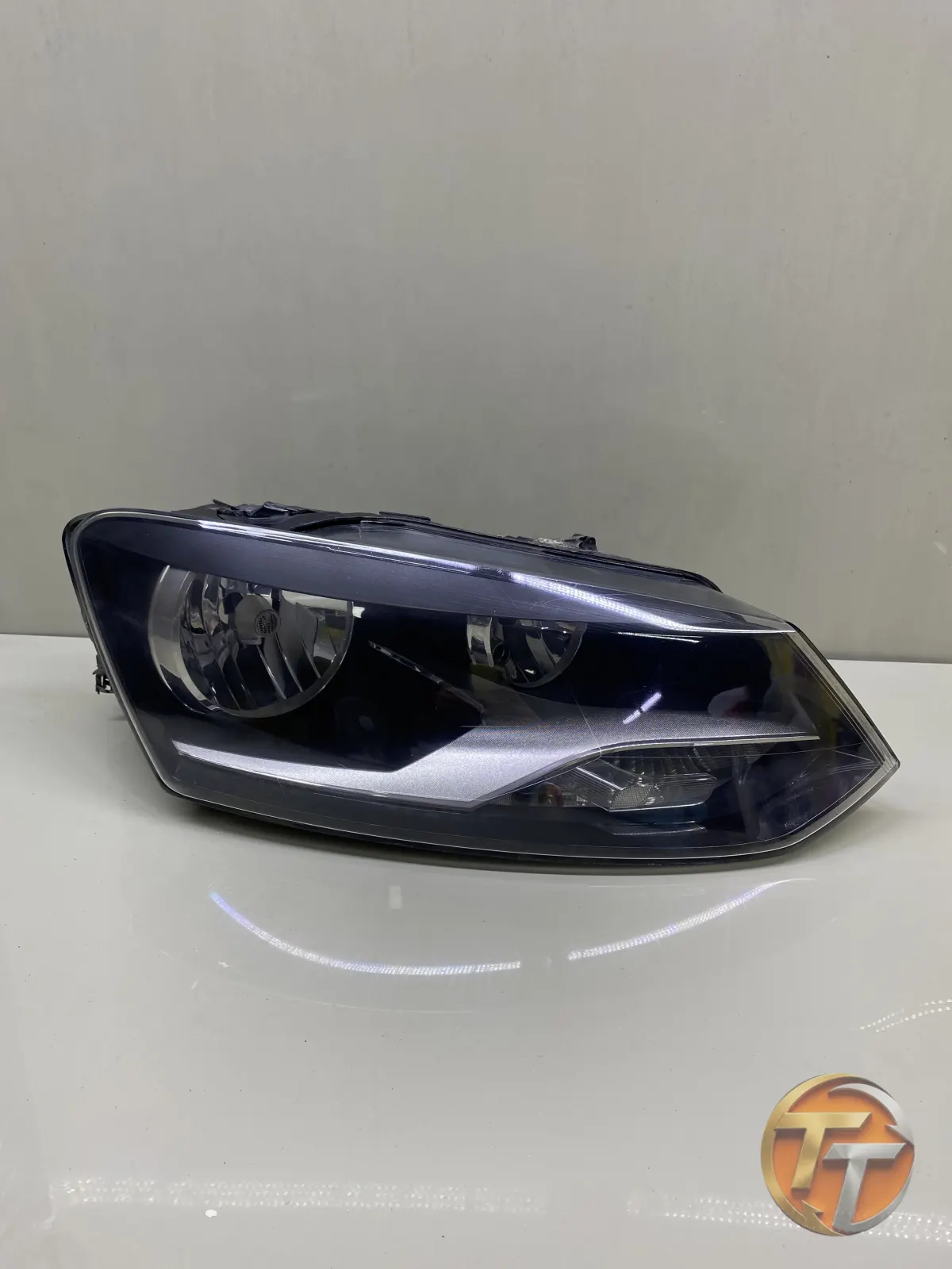 Volkswagen Polo Hella Tip Sağ Far