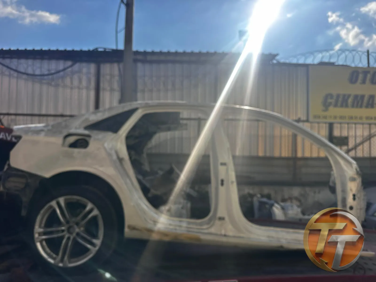 AUDİ A3 2014 SAĞ ARKA KOMPLE