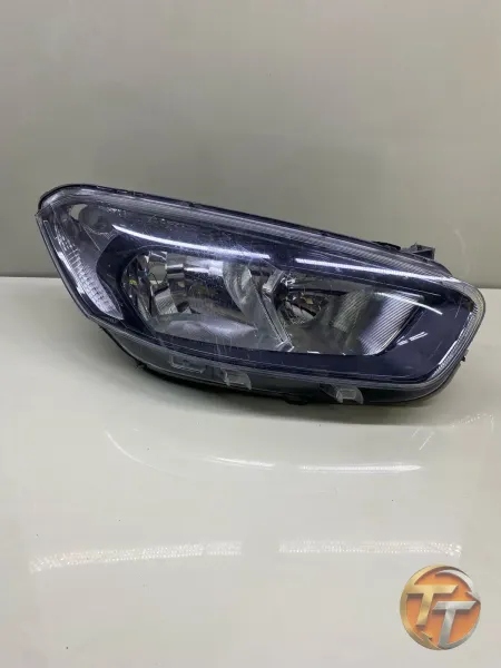 Ford Courier Siyah Zemin Sağ Far