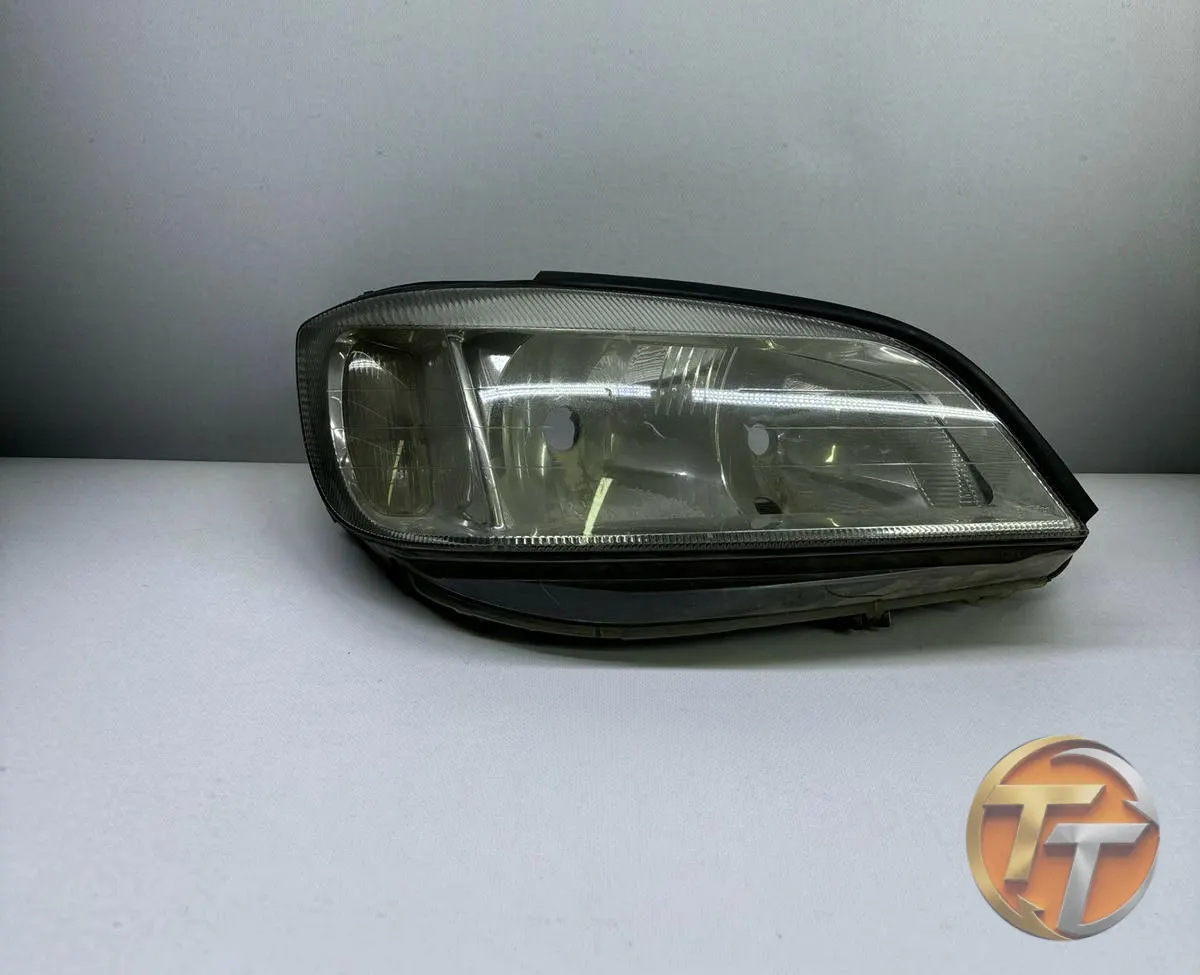 Opel Zafira Sağ Far