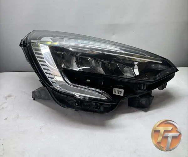 Renault Clio 5 Sağ Far