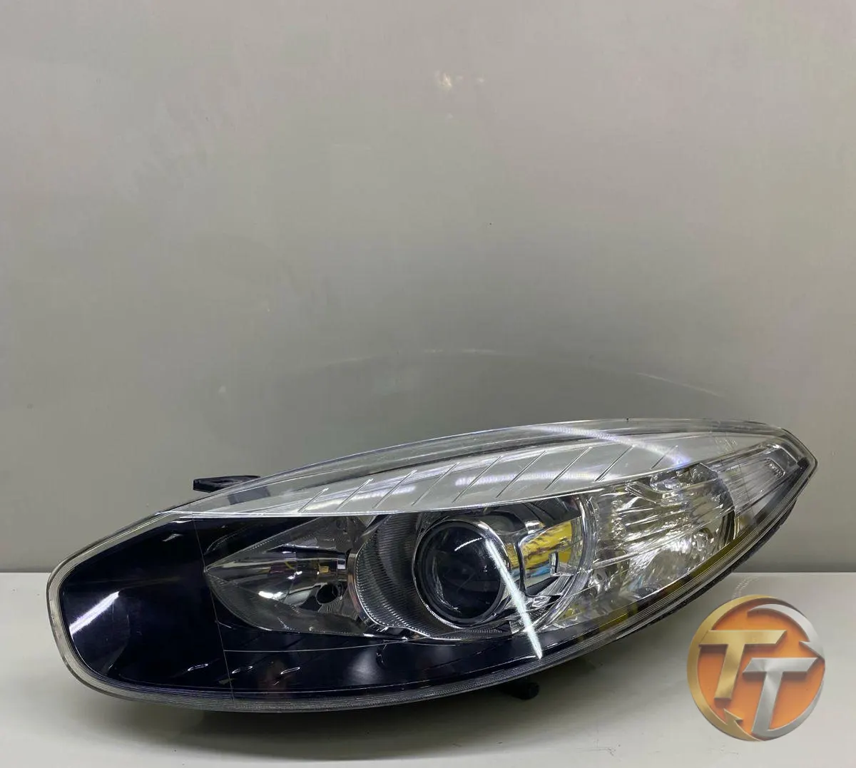 Renault Fluence Mercekli Sol Far