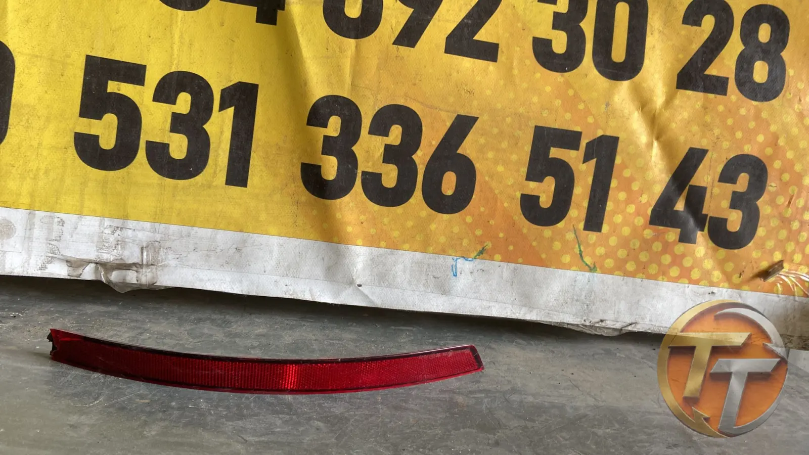Skoda superb arka tampon reflektörü