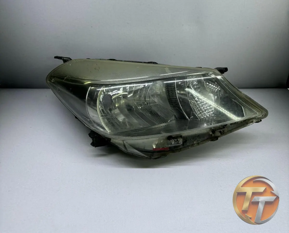 Toyota Yaris 2011-2013 Sağ Far