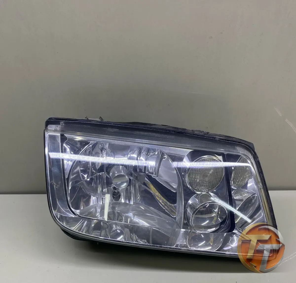 Volkswagen Bora Sağ Far