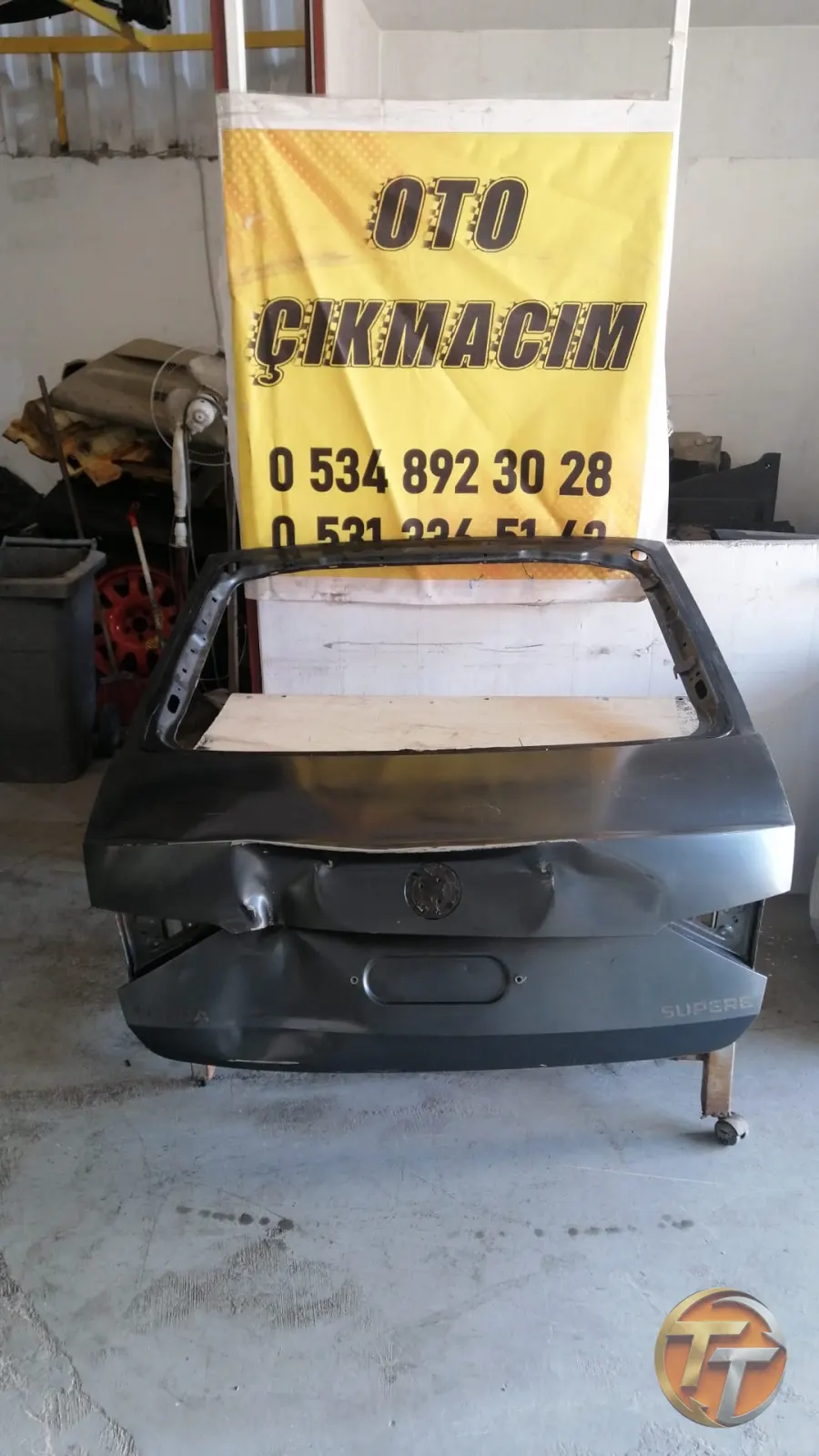 Skoda süperB arka bagaj kapağı-4000