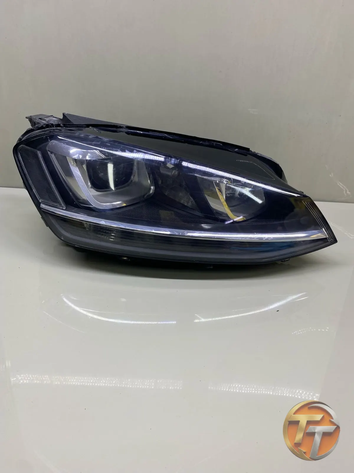 Volkswagen Golf 7 Xenon Sağ Far