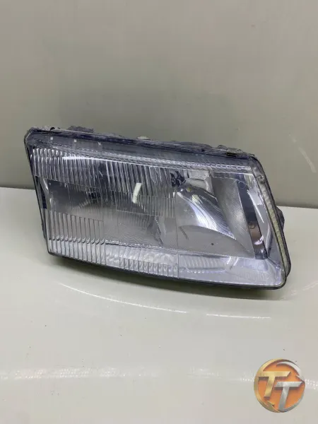Volkswagen Passat B5 Gri Zemin Sağ Far