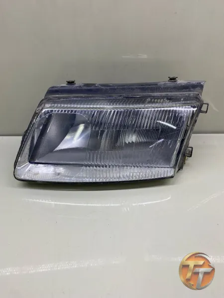 Volkswagen Passat B5 Gri Zemin Sol Far