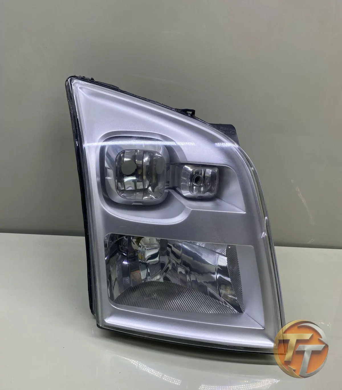 Ford Transit Sağ Far