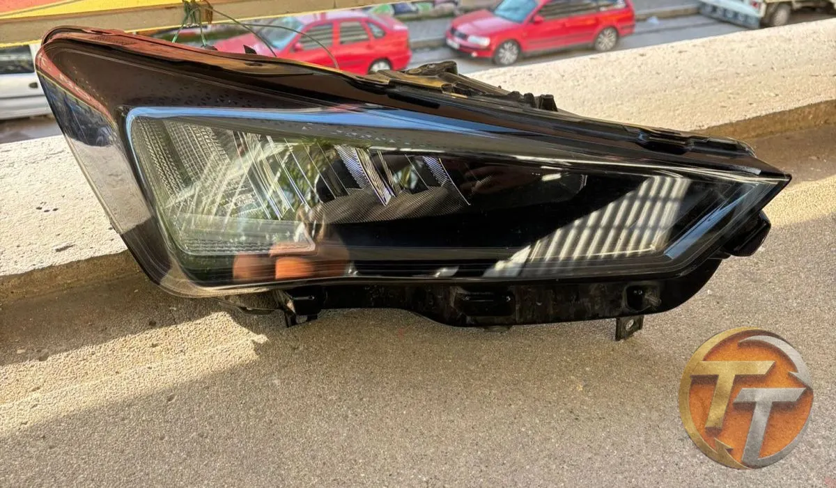 SEAT LEON 2020-2023 SAĞ FAR