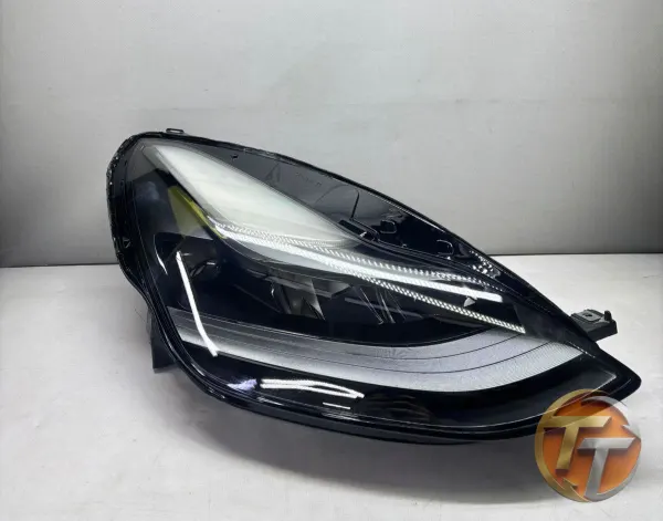 TESLA MODEL Y SAĞ FAR