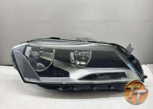 VOLKSWAGEN PASSAT B7 SAĞ FAR