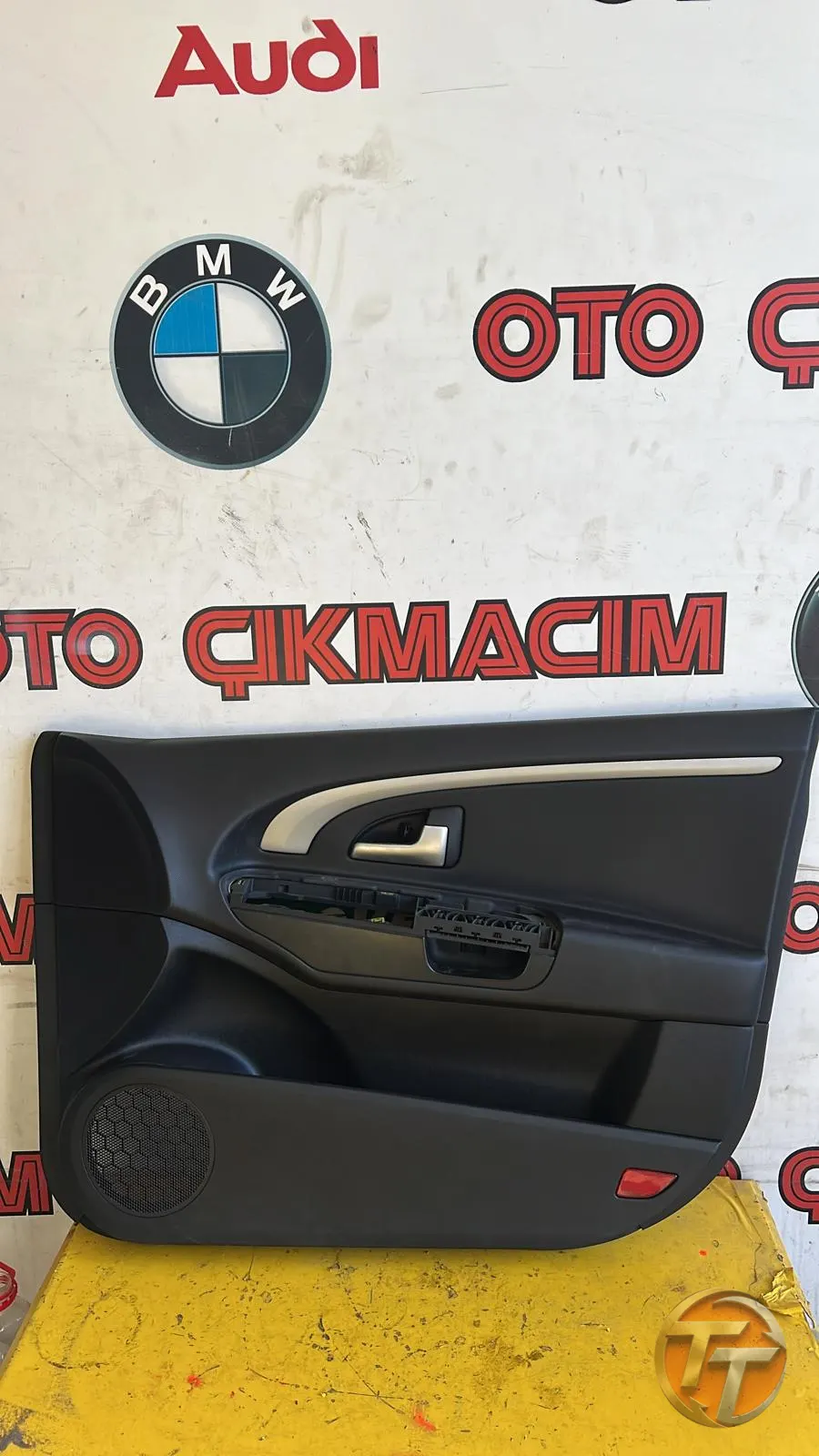 KİA CEED SAĞ ÖN KAPI DÖŞEMESİ 82302-1H200