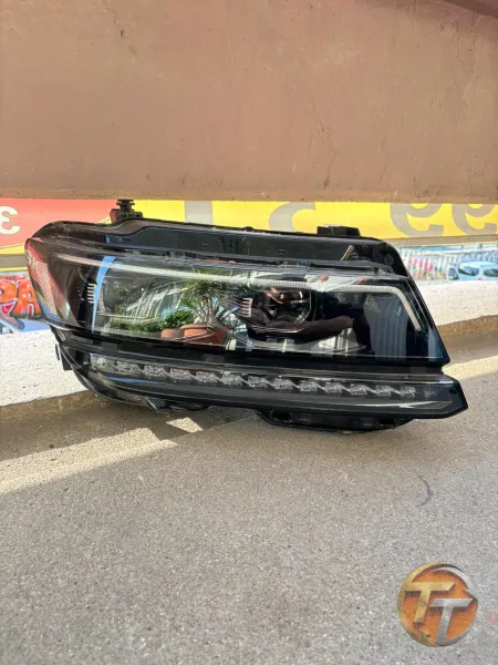 VOLKSWAGEN TİGUAN 2017-2020 SAĞ FAR