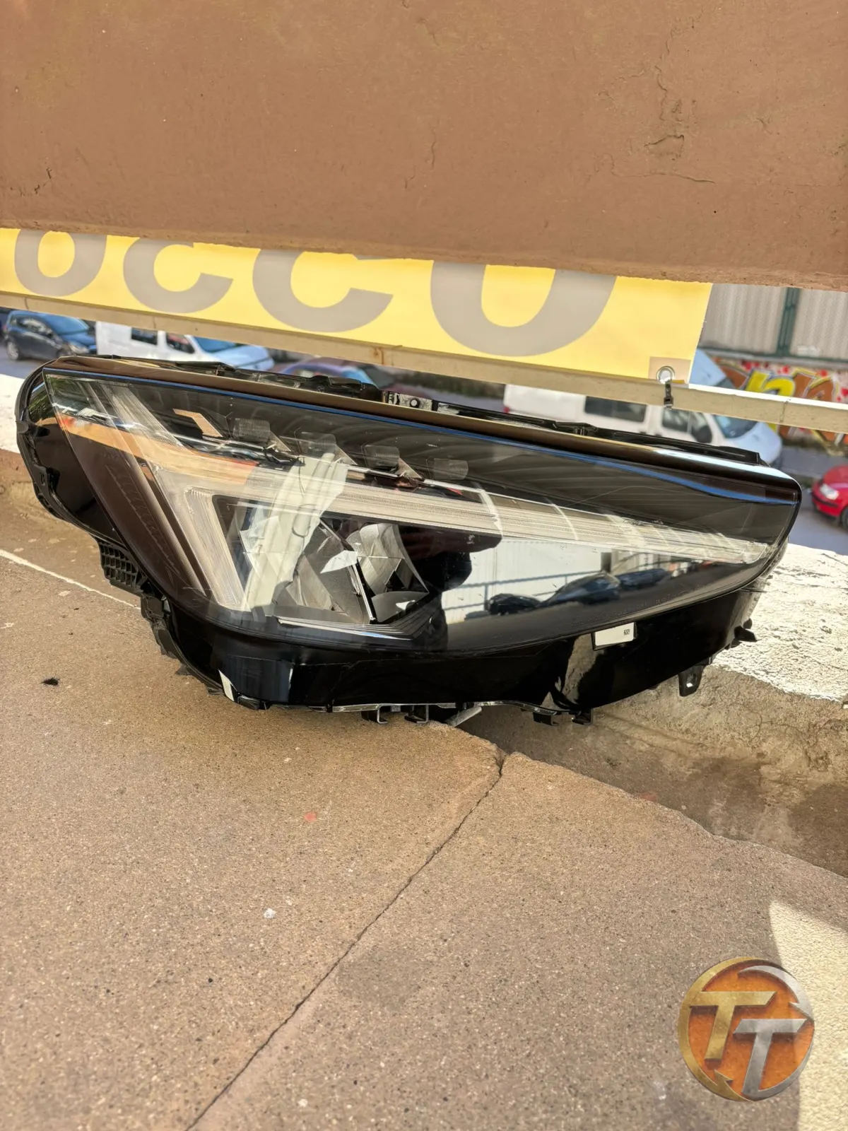 VOLVO XC40 SAĞ FAR