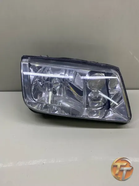 Volkswagen Bora Sağ Far