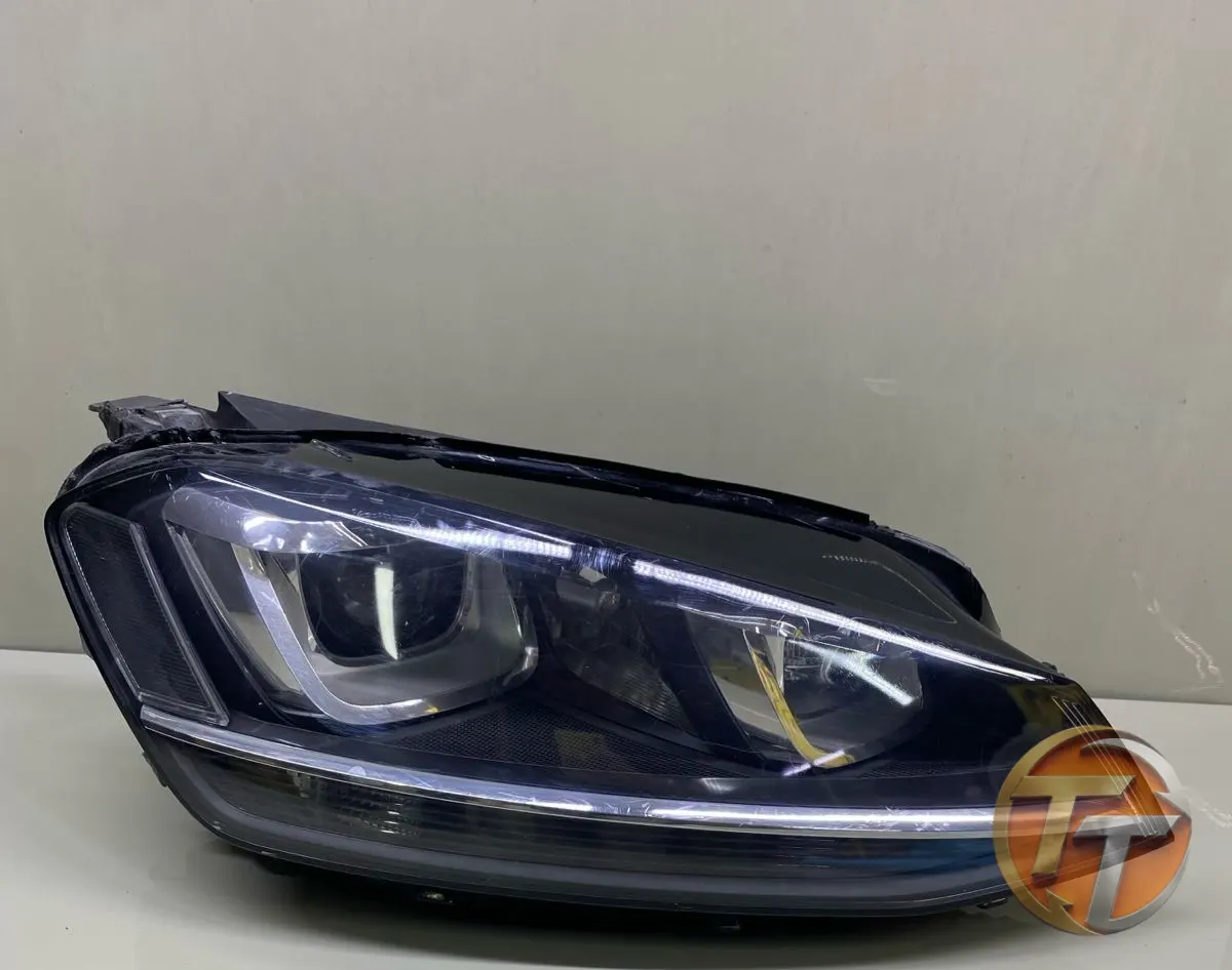 Volkswagen Golf 7 Xenon Sağ Far