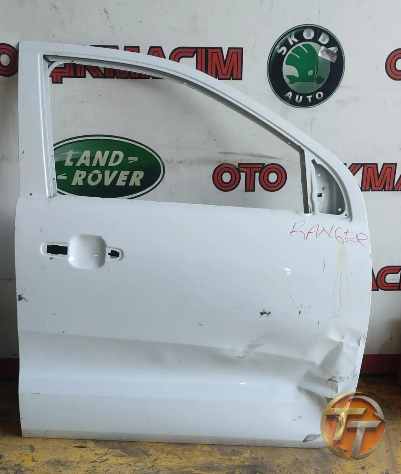 FORD RANGER SAĞ ÖN KAPI