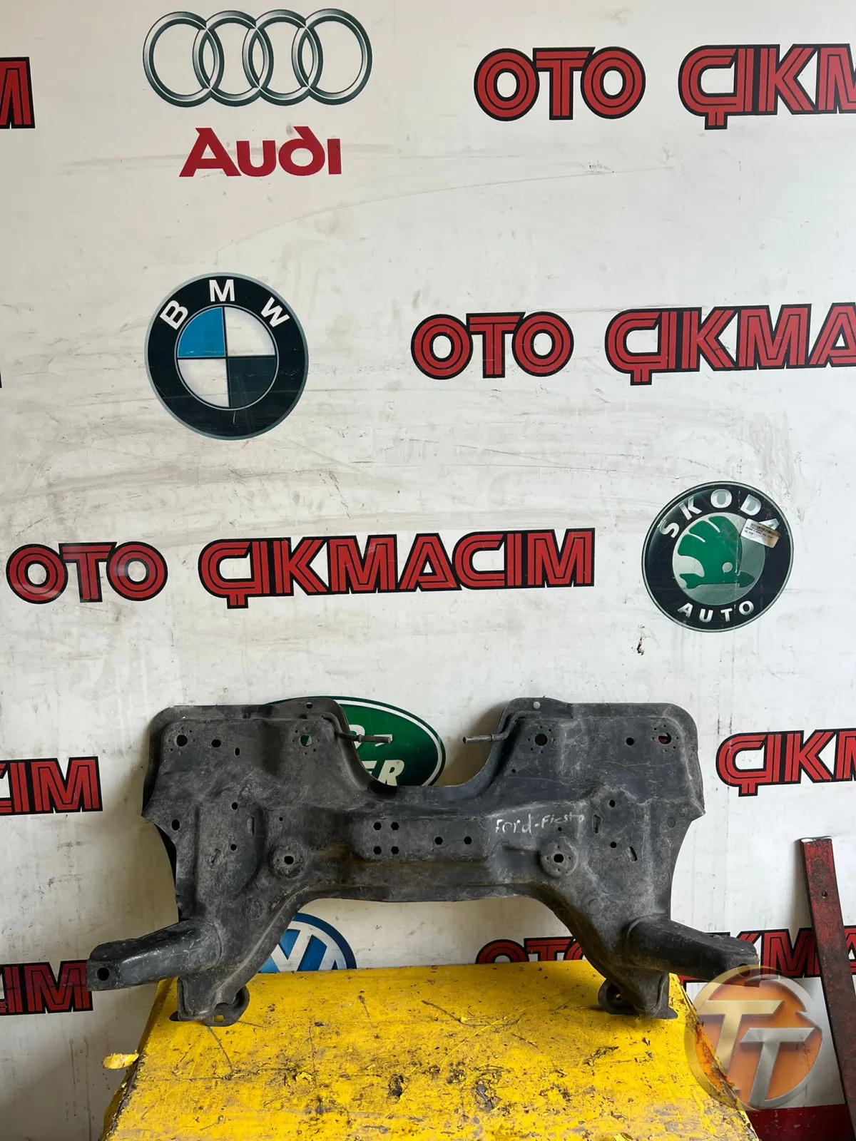 FORD FİESTA TRAVERS