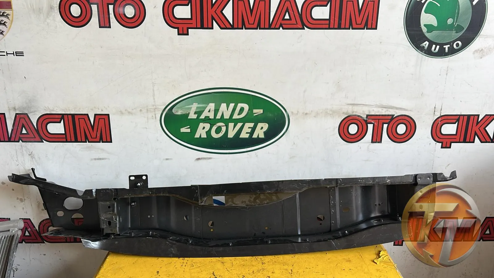 FORD COURİER ARKA PANEL   MT76-R40308P3