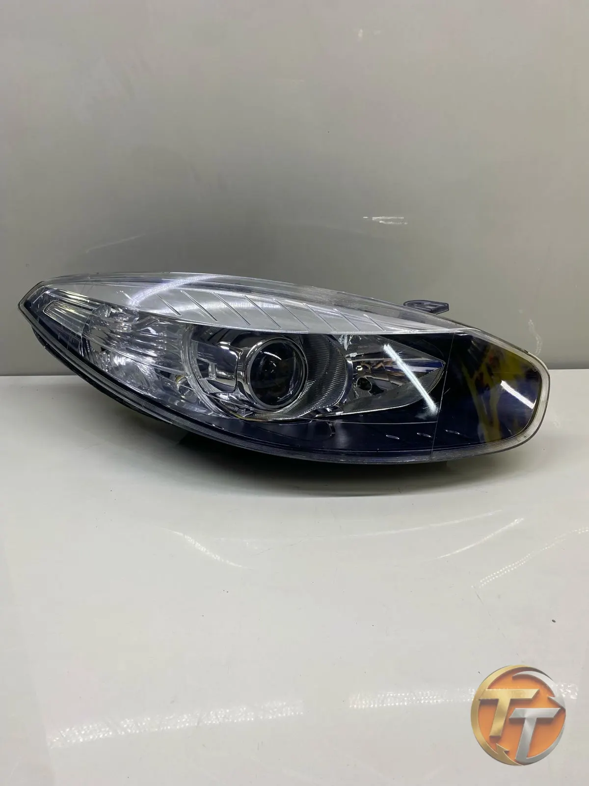 Renault Fluence Mercekli Sağ Far