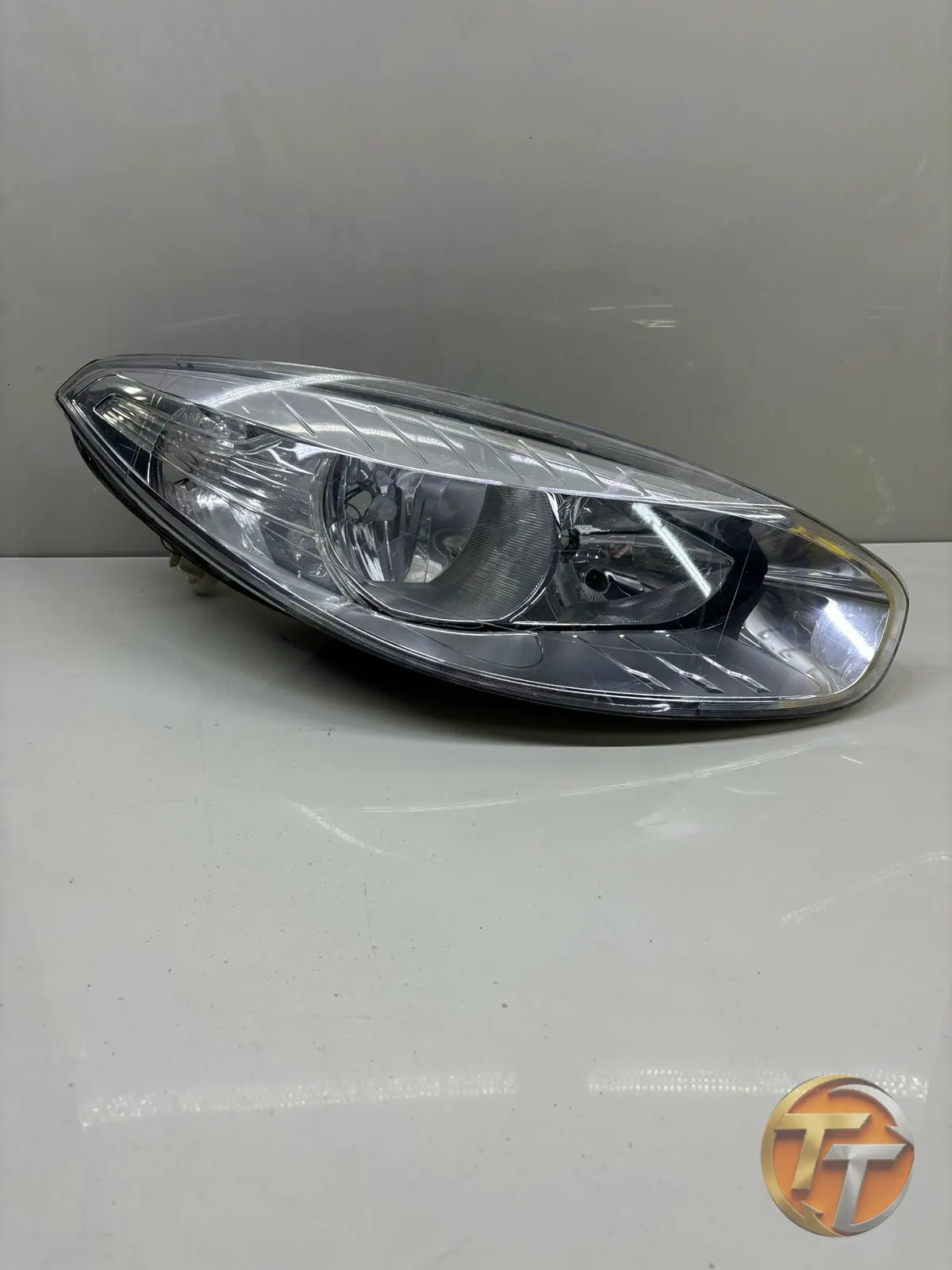 Renault Fluence Sağ Far