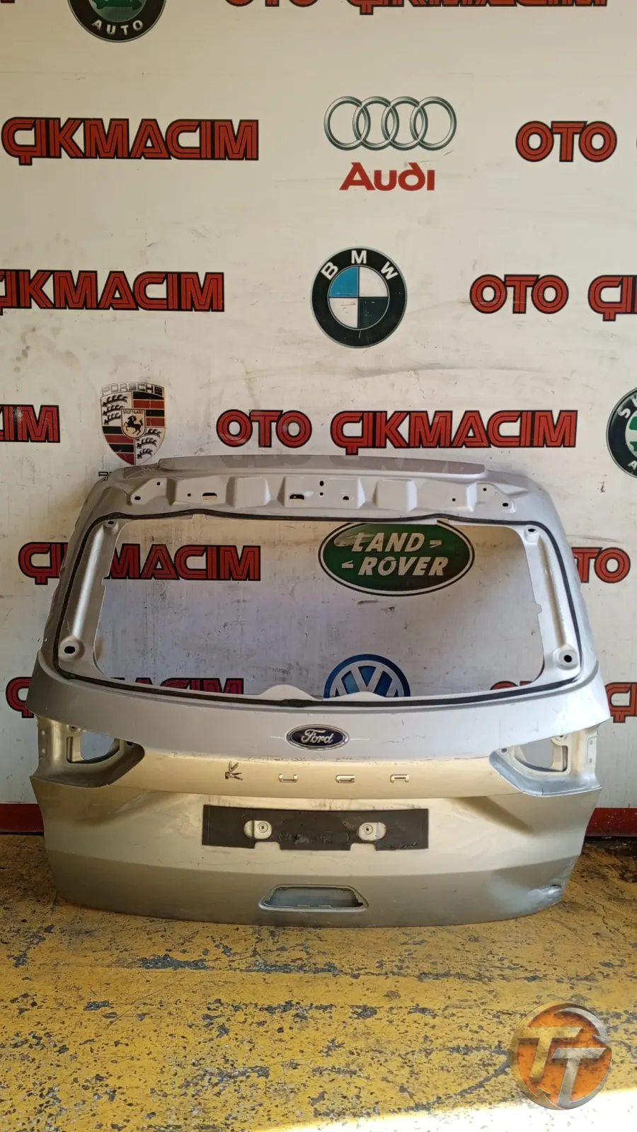 FORD KUGA GRİ BAGAJ