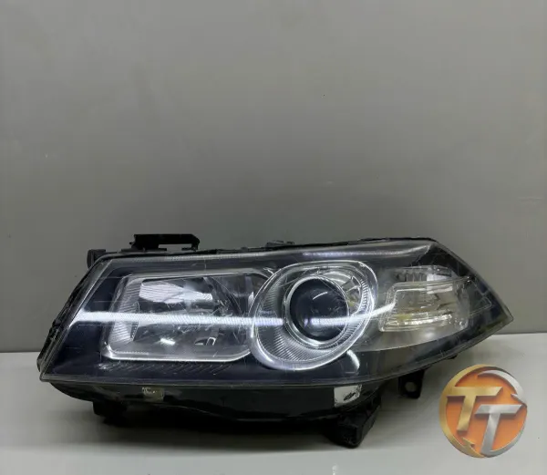 Renault Megane 2 Siyah Zemin Mercekli Sol Far çıkma