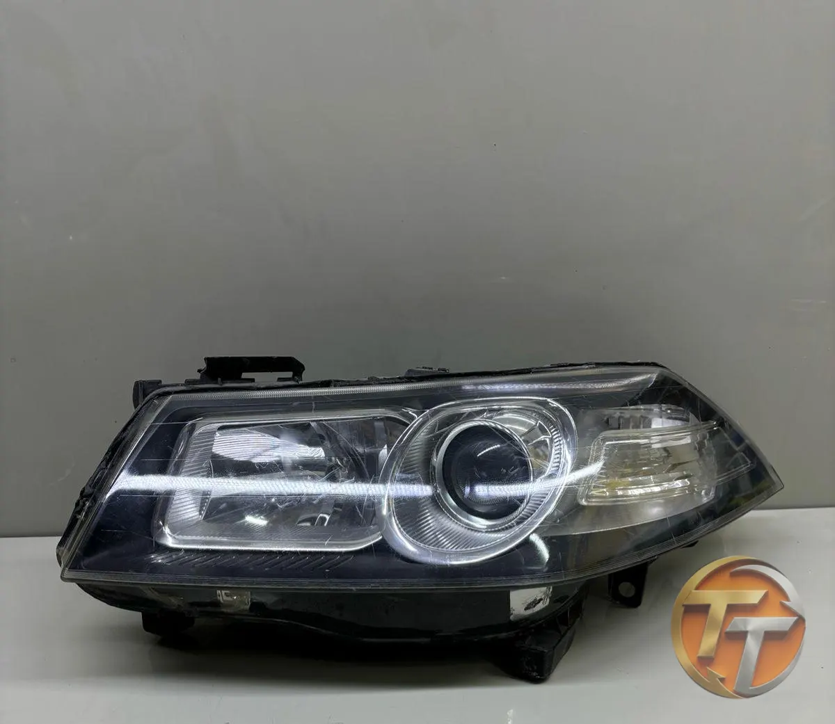 Renault Megane 2 Siyah Zemin Mercekli Sol Far çıkma