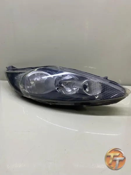 Ford Fiesta Siyah Zemin Sağ Far