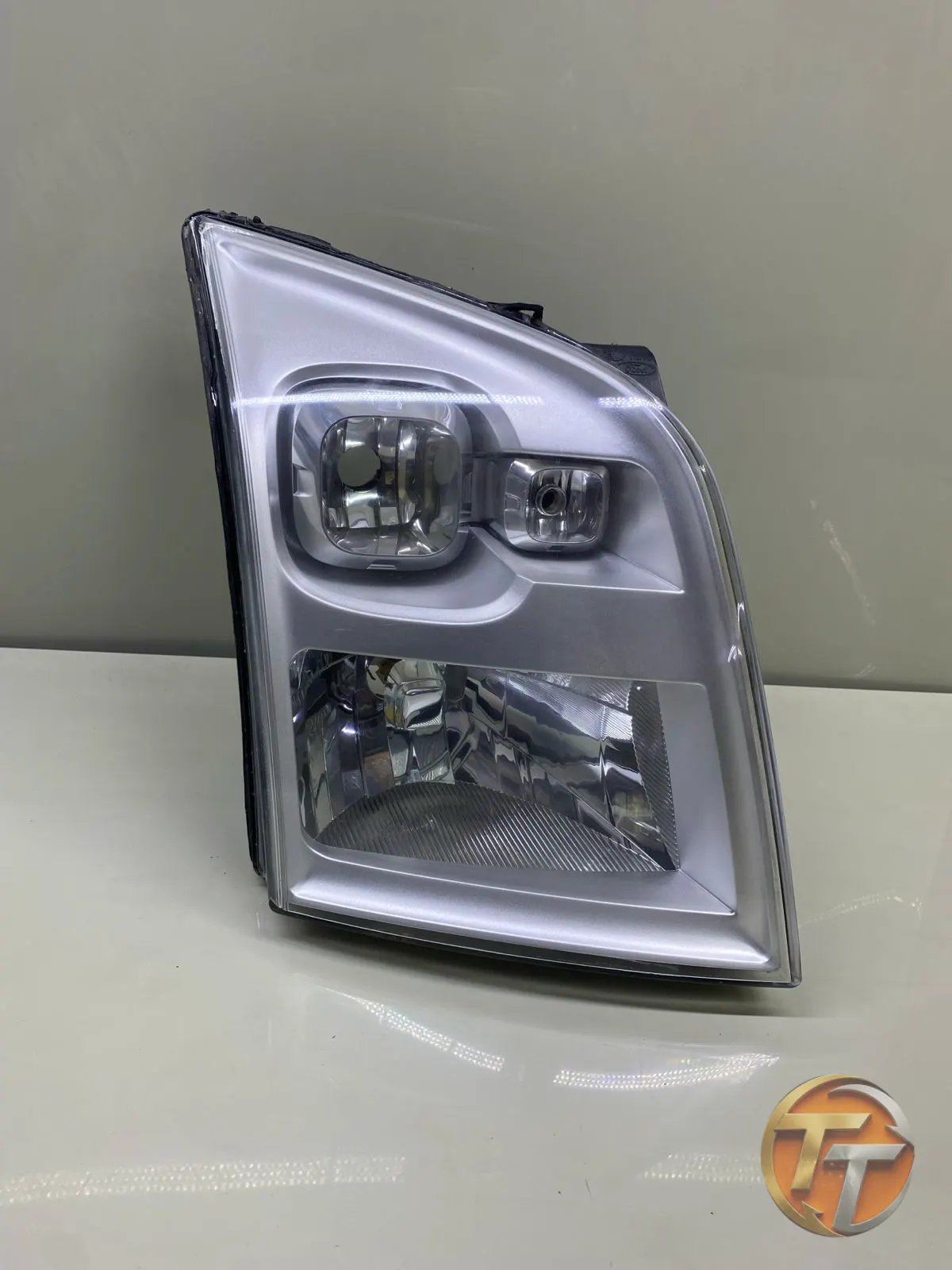 Ford Transit Sağ Far