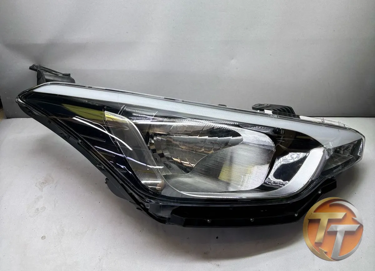 Hyundai i20 Halojen Sağ Far