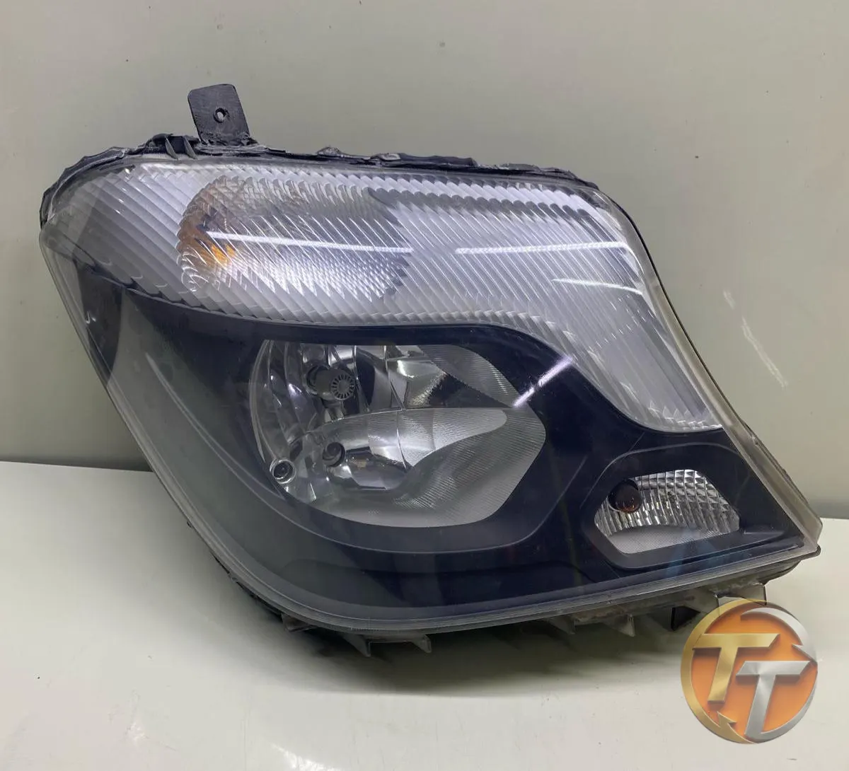 Mercedes Sprinter Makyajlı Sağ Far
