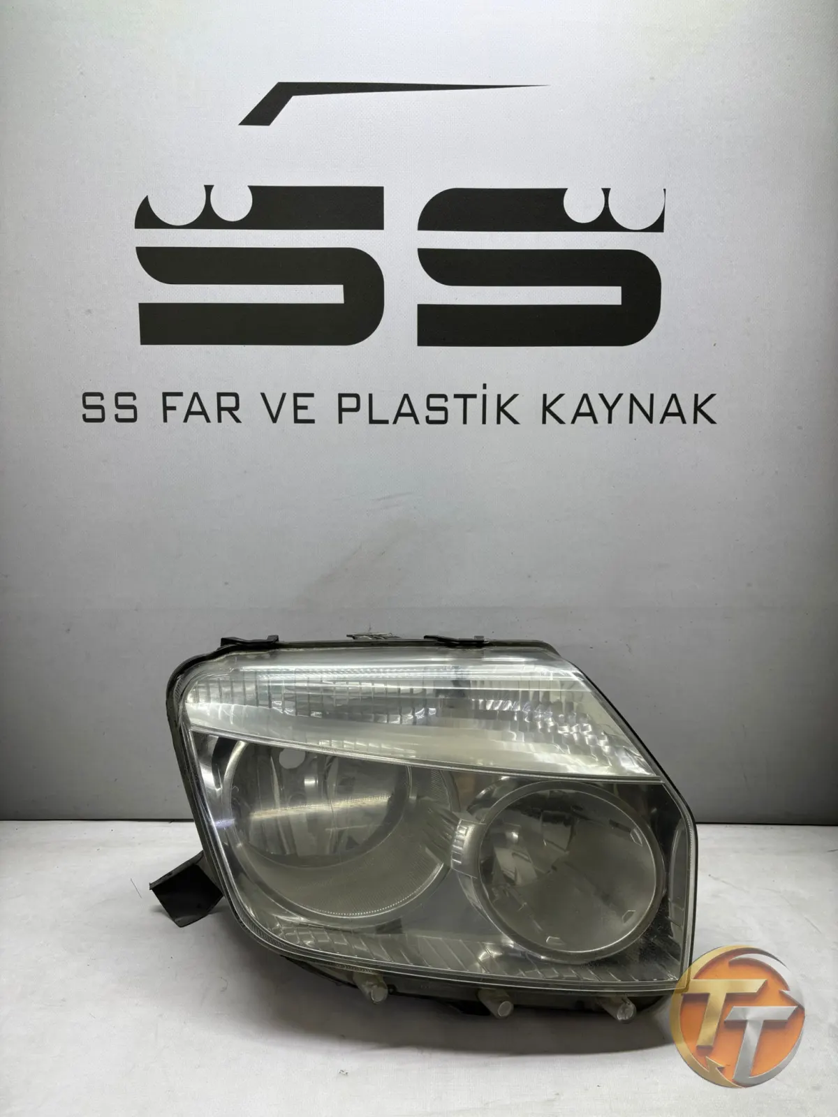 DACİA DUSTER SAĞ FAR