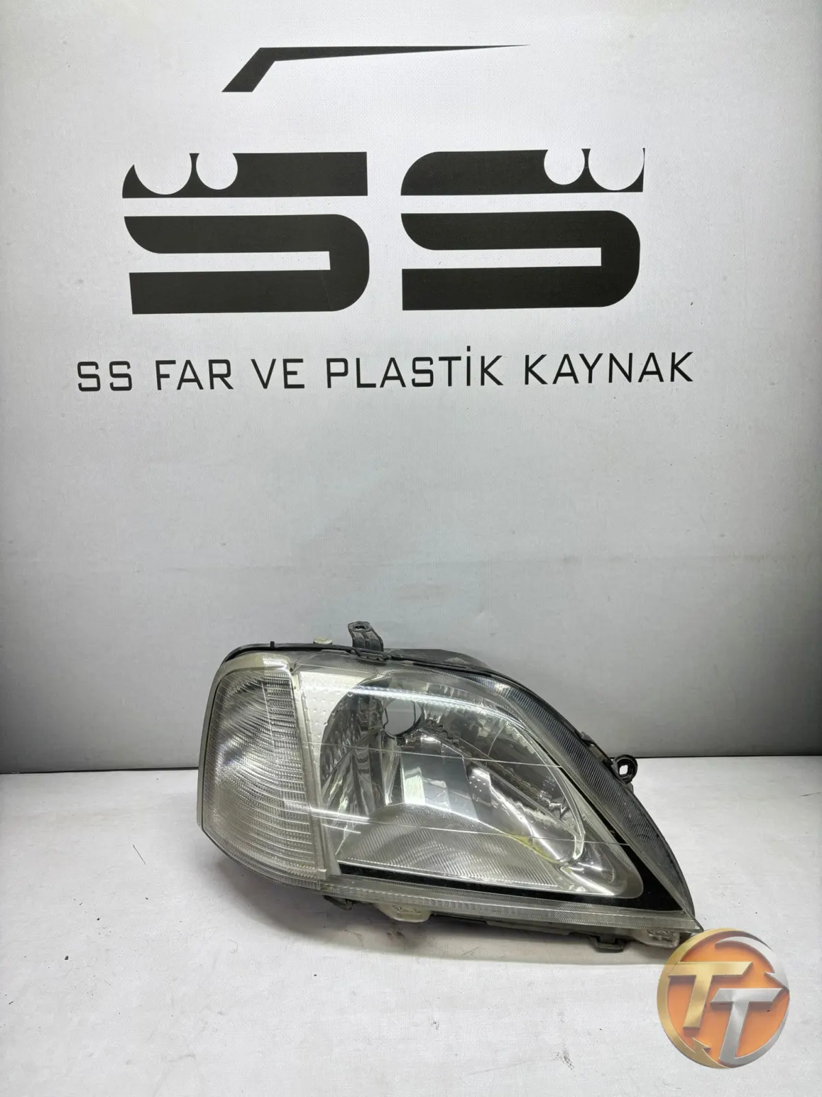 DACİA LOGAN SAĞ FAR