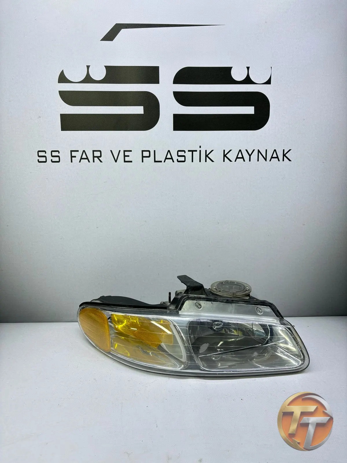 Chrysler Voyager Sağ Far