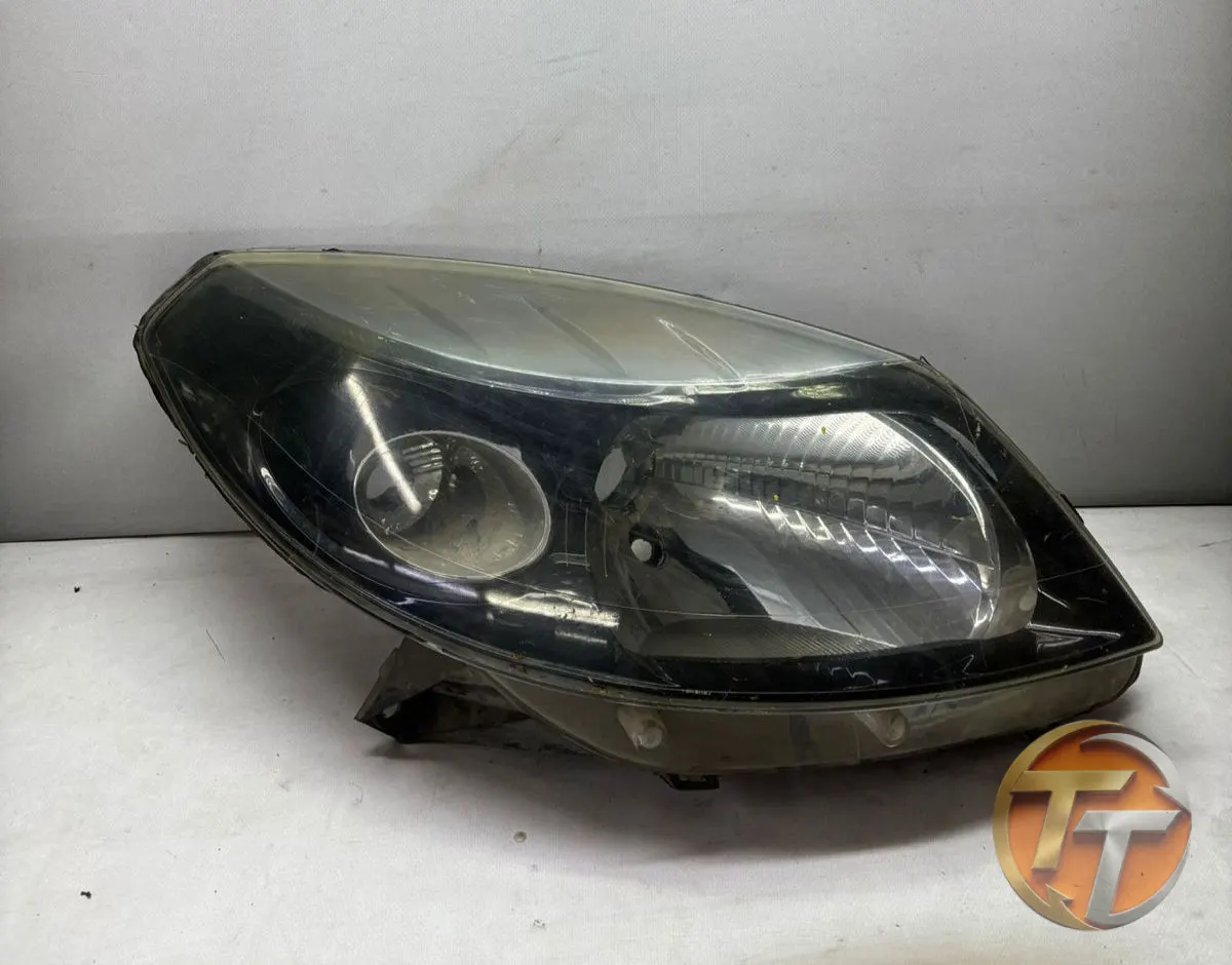 DACİA SANDERO SAĞ FAR