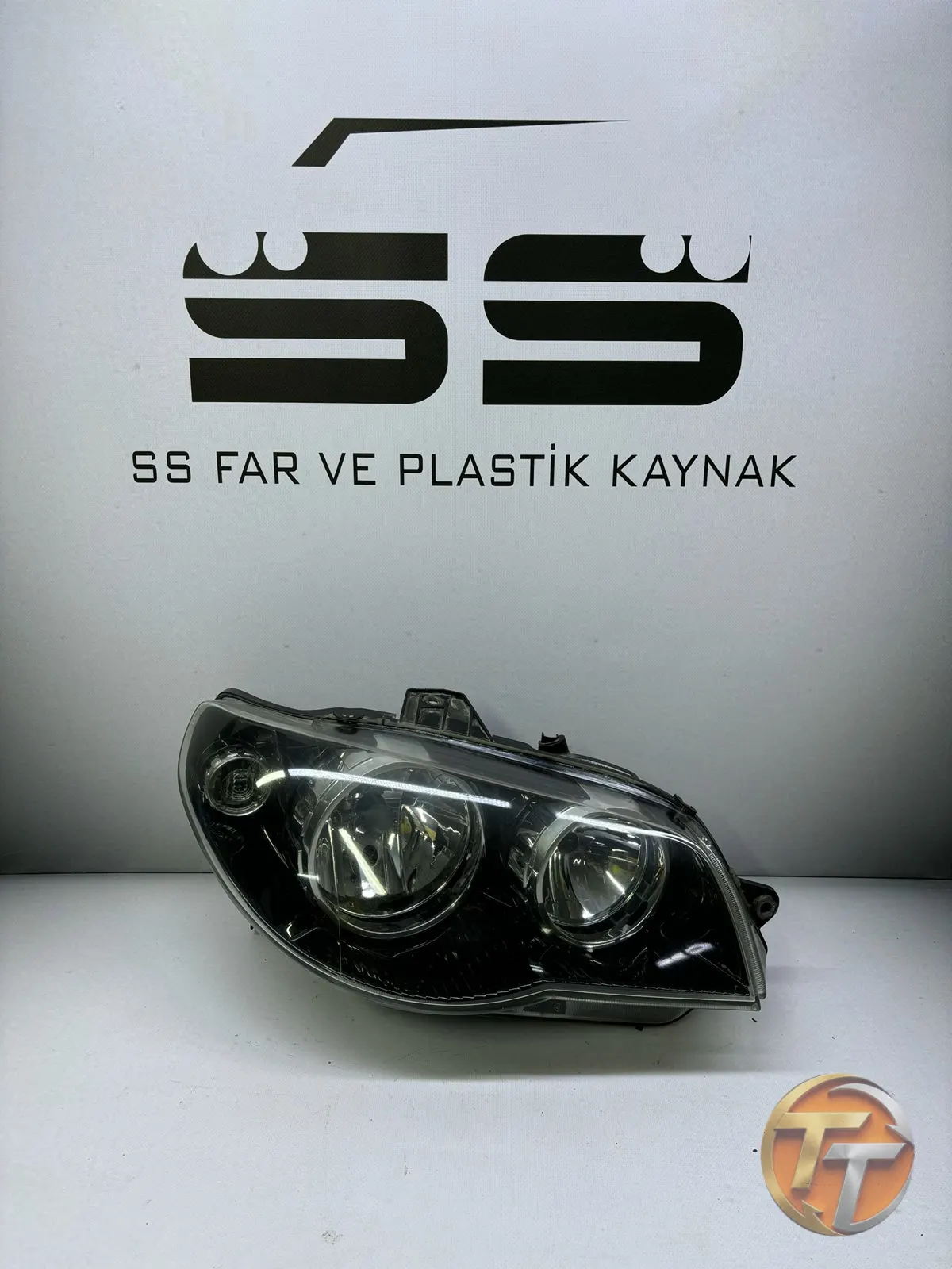 Fiat Albea Siyah Zemin Sağ Far