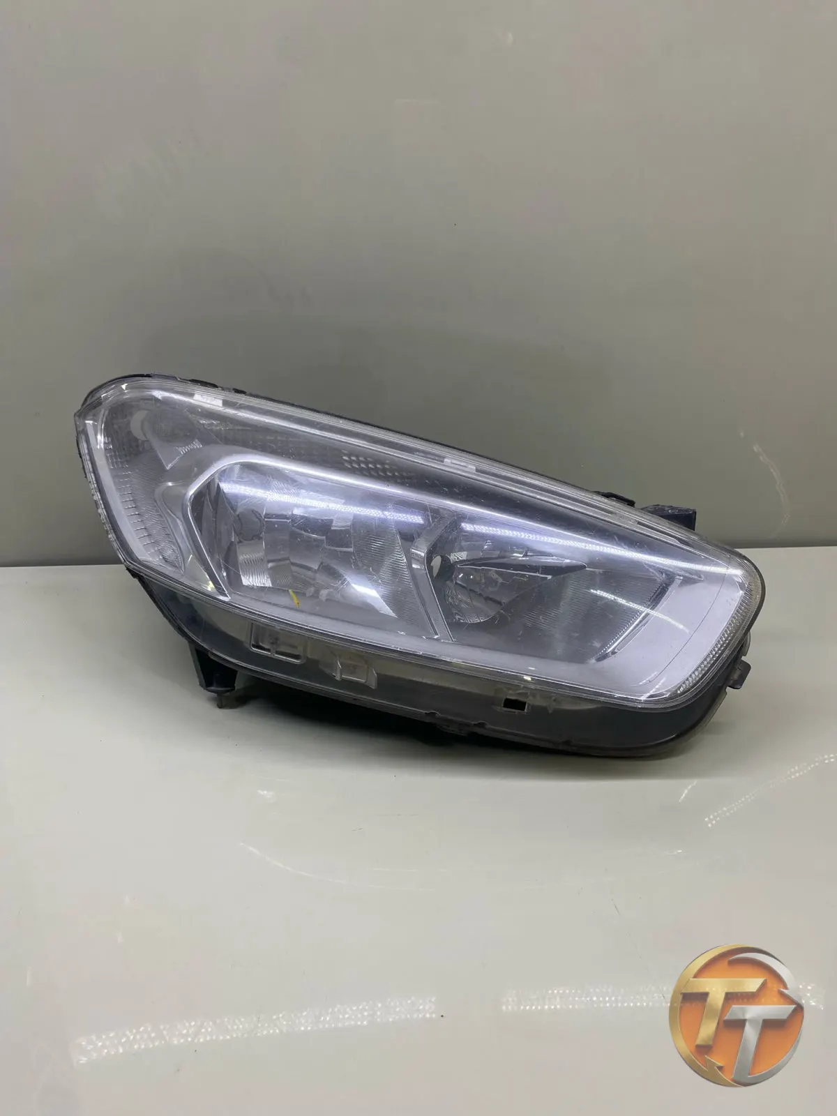 Ford Courier Sağ Far