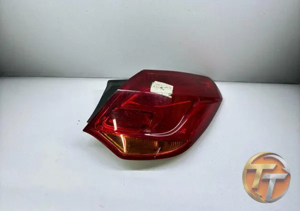 Opel Astra J HB Sağ Stop