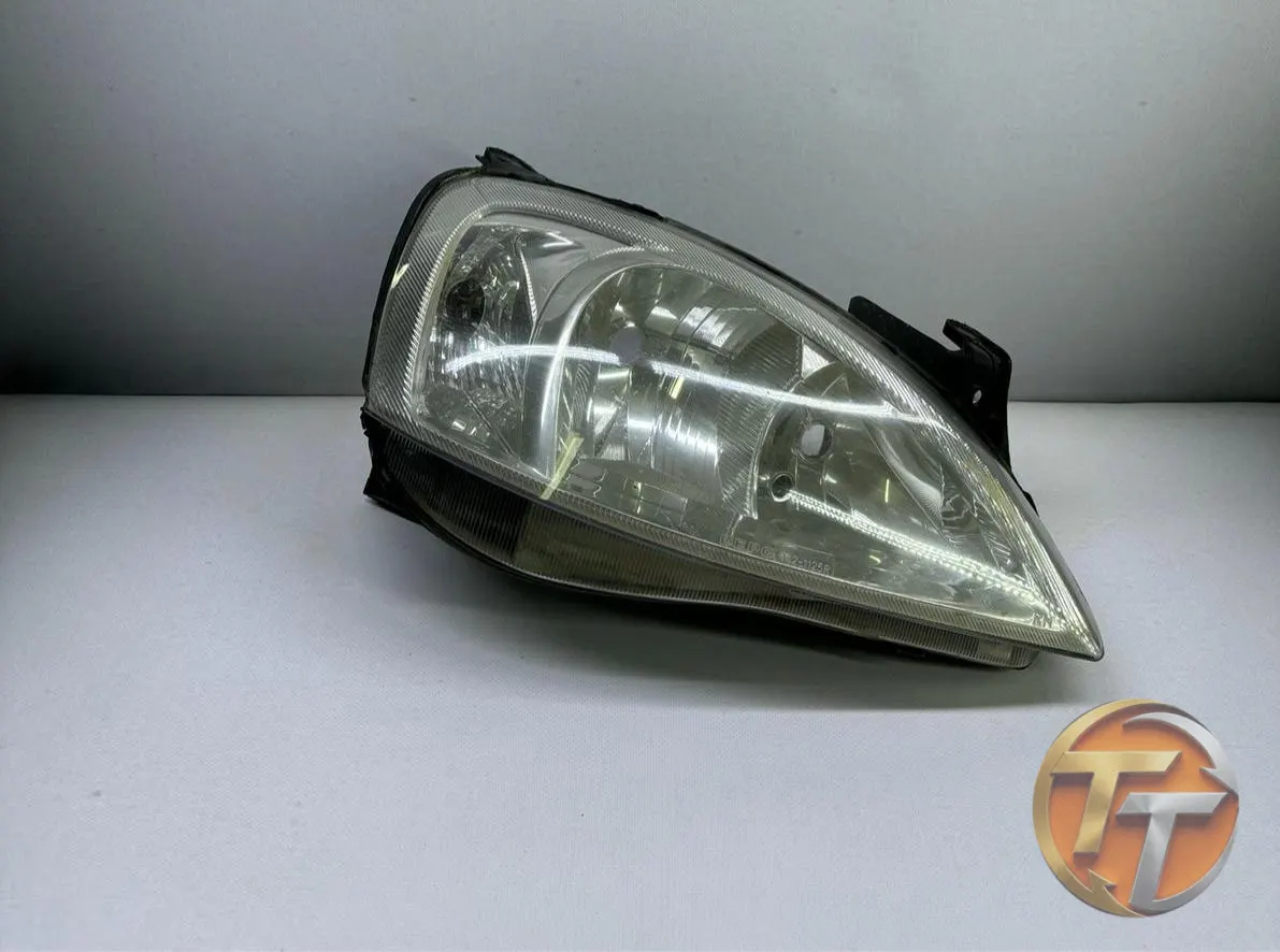 Opel Corsa C Sağ Far