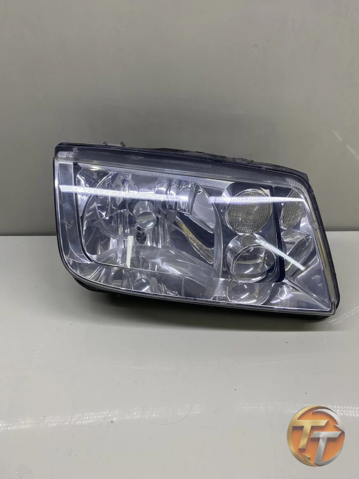 Volkswagen Bora Sağ Far